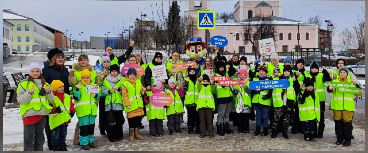 СОТРУДНИКИ ГОСАВТОИНСПЕКЦИИ ВАЛДАЙСКОГО РАЙОНА ПРИНЯЛИ УЧАСТИЕ В ОБЛАСТНОМ ЖЕНСКОМ ФОРУМЕ «МНОГОДЕТНАЯ СЕМЬЯ — ГОРДОСТЬ РОССИИ».